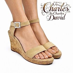 Charles by Charles David Lindy Faux Suede Wedge Sandals Beige Size 10M